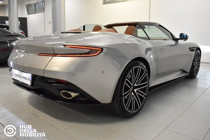 ASTON MARTIN DB12 V8 Volante